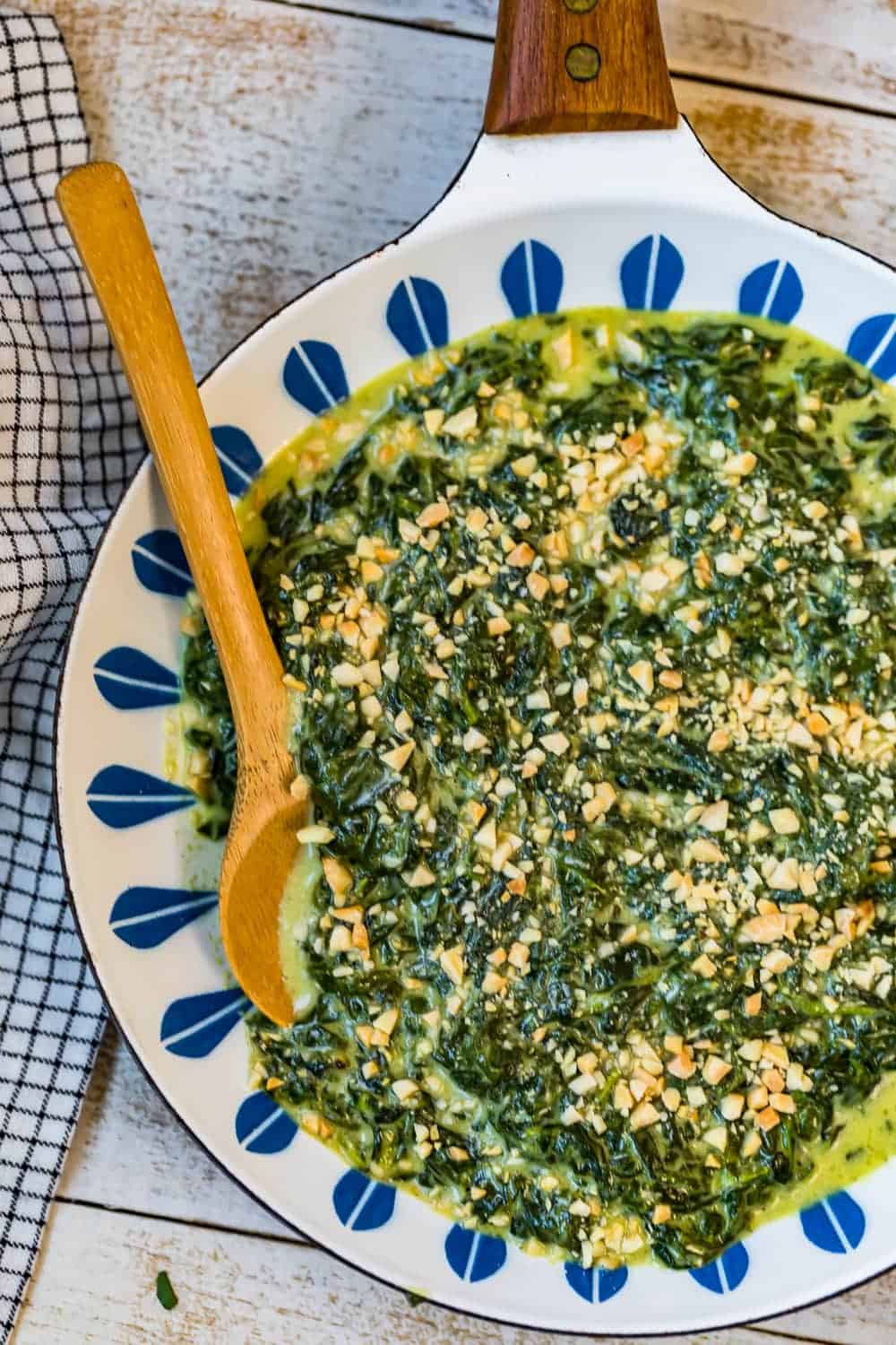 Creamed spinach topped with toasted almonds