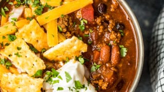 Easy Crockpot Chili Recipe (VIDEO)
