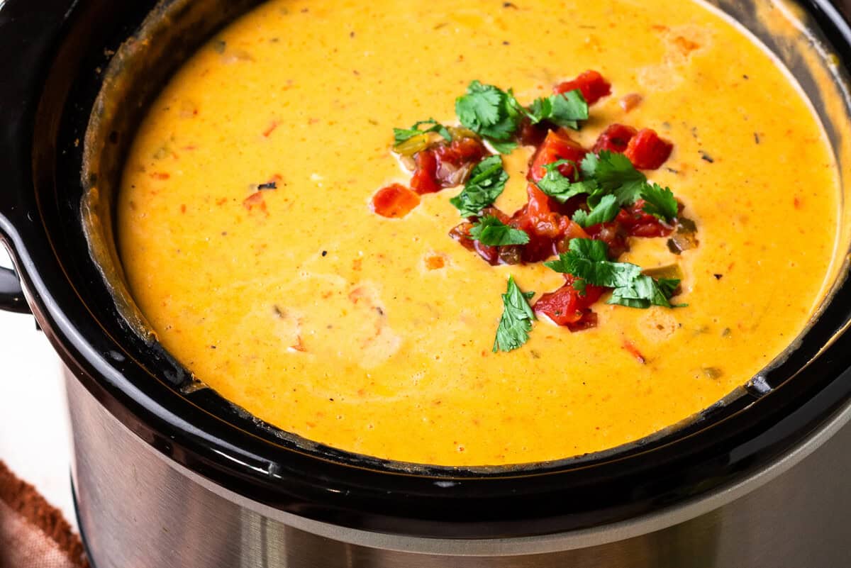 how to make crockpot queso