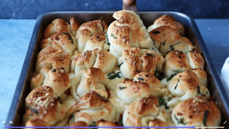 Garlic Bread Pepperoni Pizza Casserole