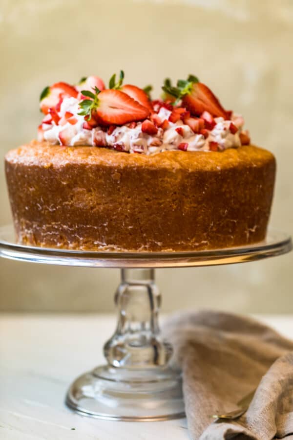 A kentucky butter cake served on a cake stand