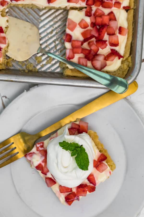 overhead image of strawberry sugar cookie bar