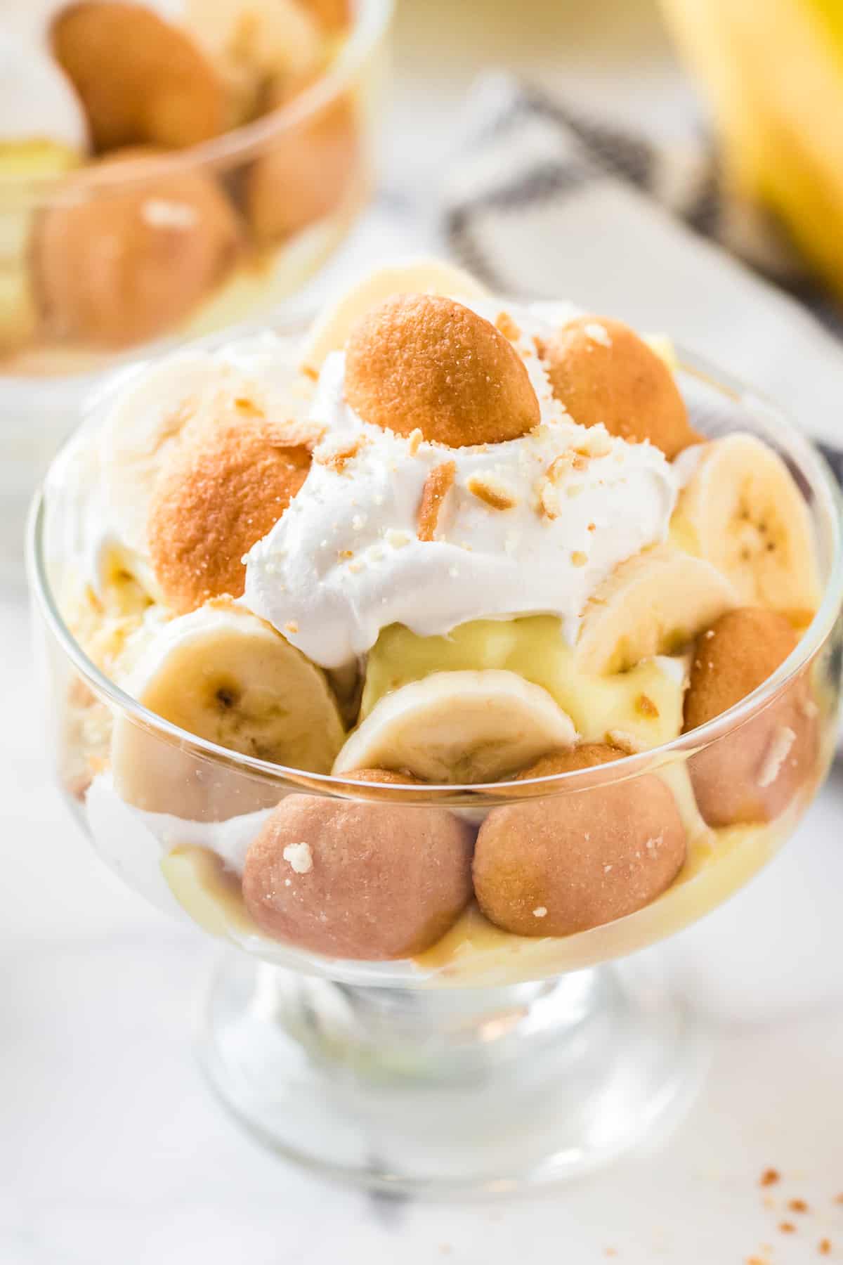 trifle dish filled with banana pudding