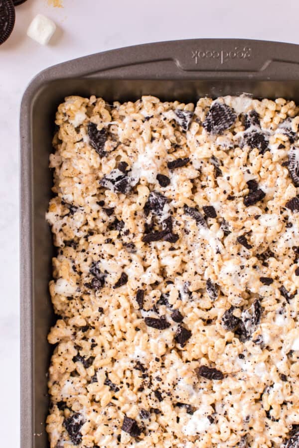 oreo rice krispie treats in pan