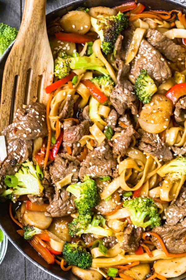 up close image of beef lo mein in skillet