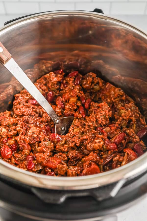 beef chili made in an instant pot