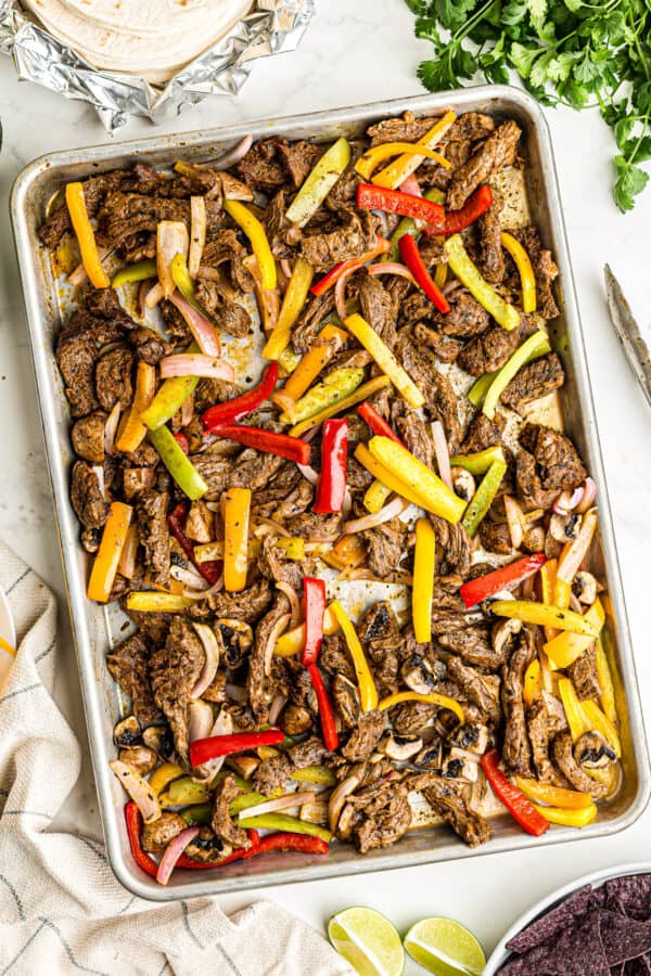 sheet pan steak fajitas