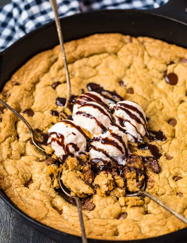 skillet chocolate chip cookie topped with ice cream