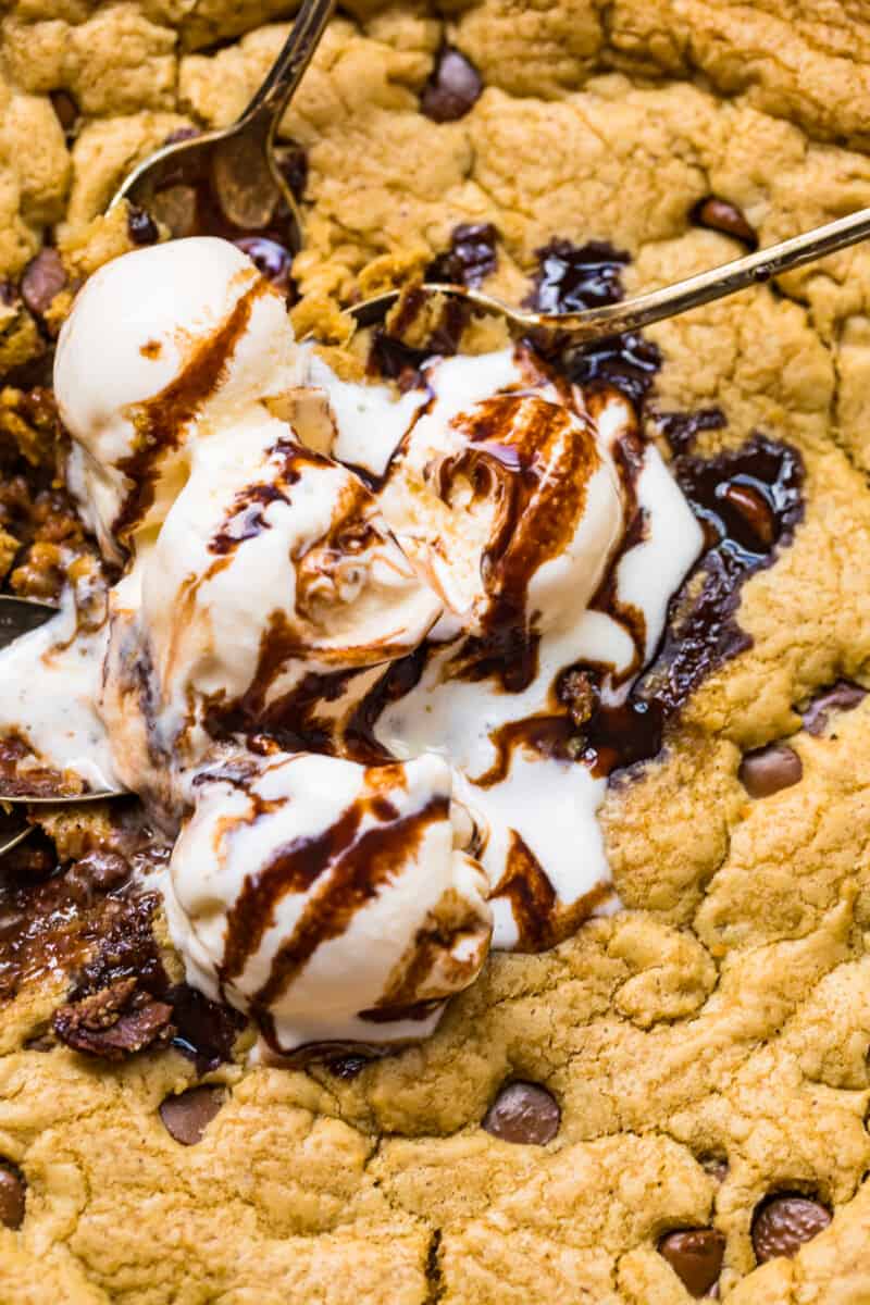 vanilla ice cream on skillet chocolate chip cookie