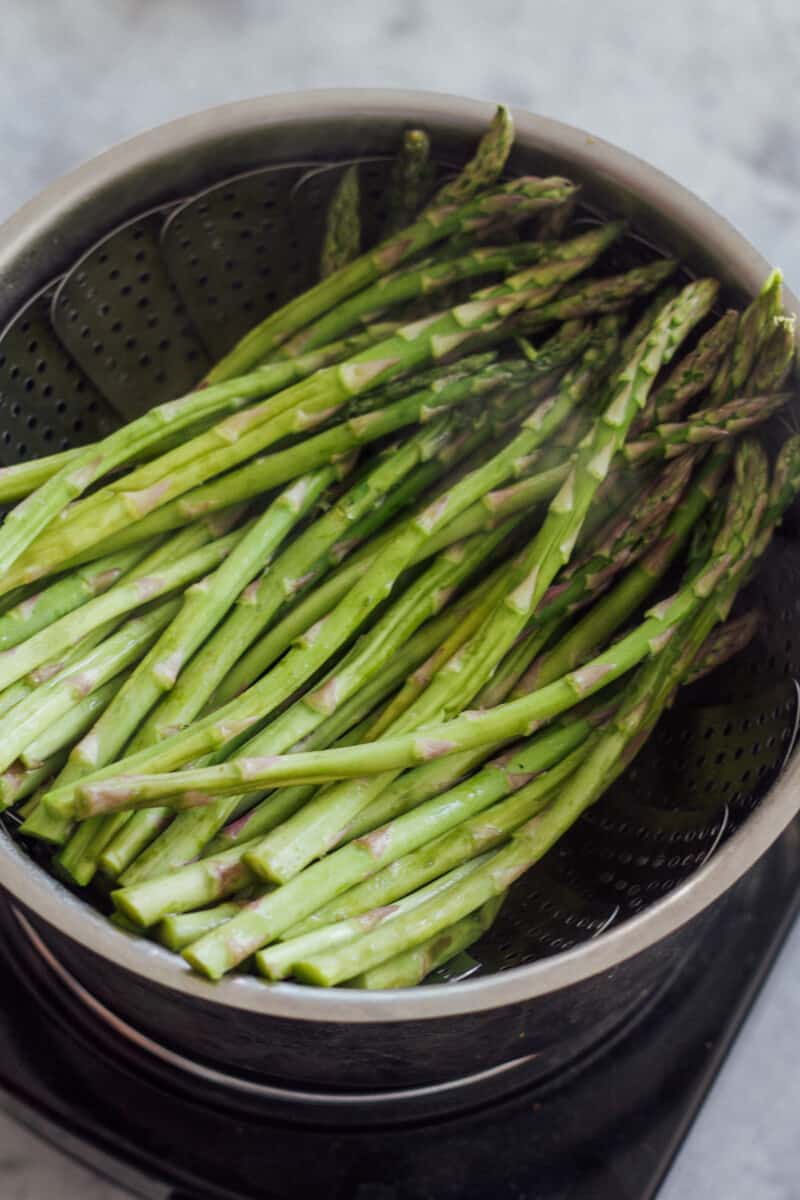 how to steam asparagus stovetop