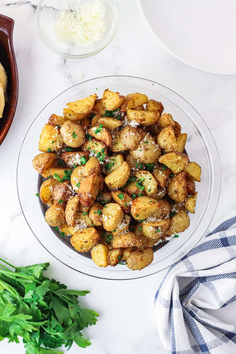 air fryer potatoes in glass bowl