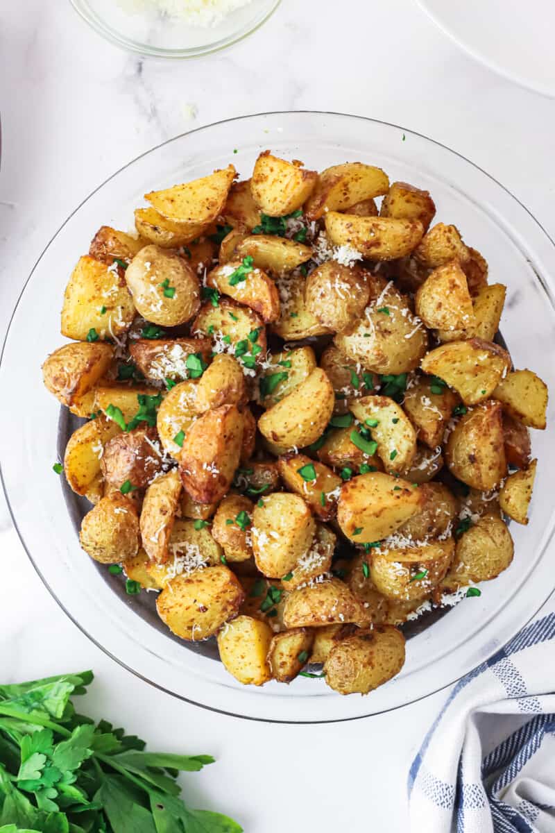 air fryer potatoes in glass bowl