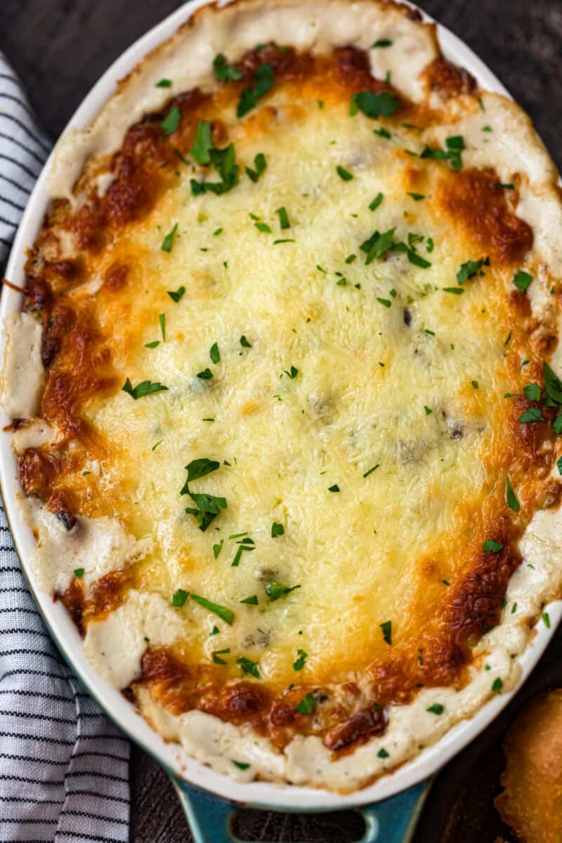 https://www.thecookierookie.com/wp-content/uploads/2021/01/philly-cheesesteak-dip-recipe-800x1200.jpg