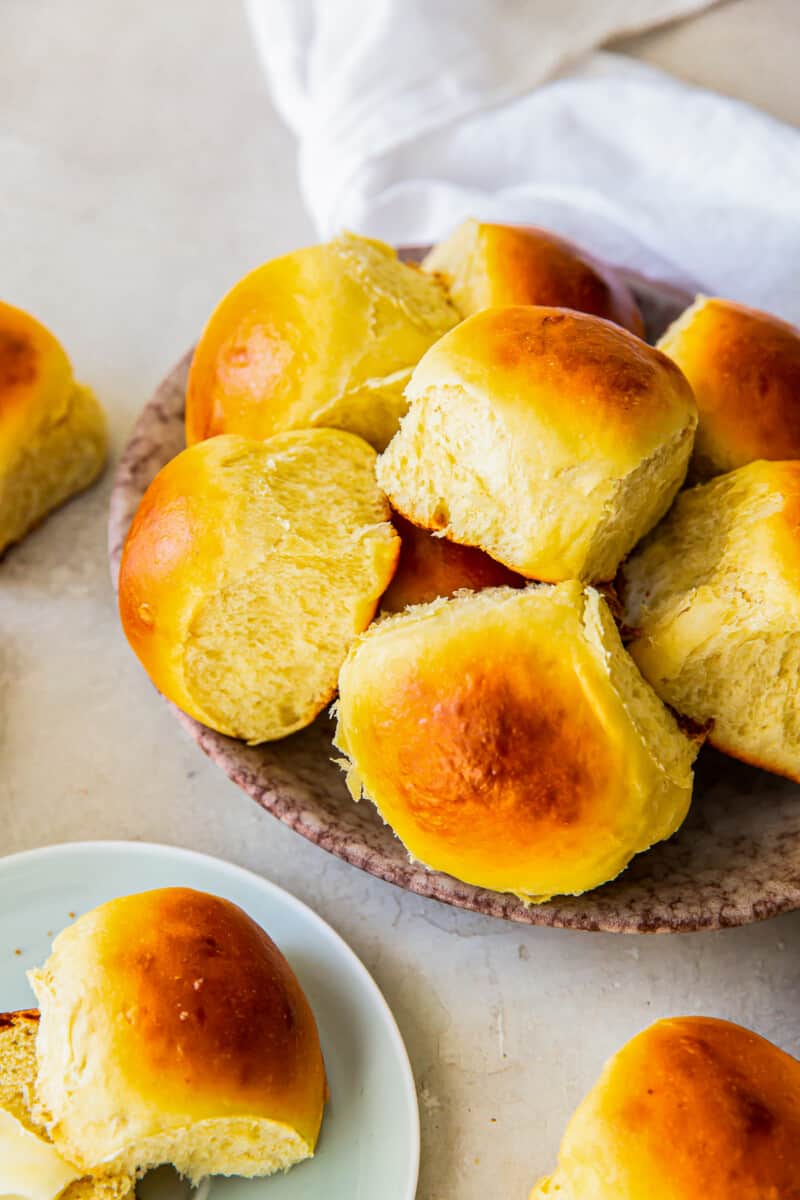 homemade hawaiian rolls on platter