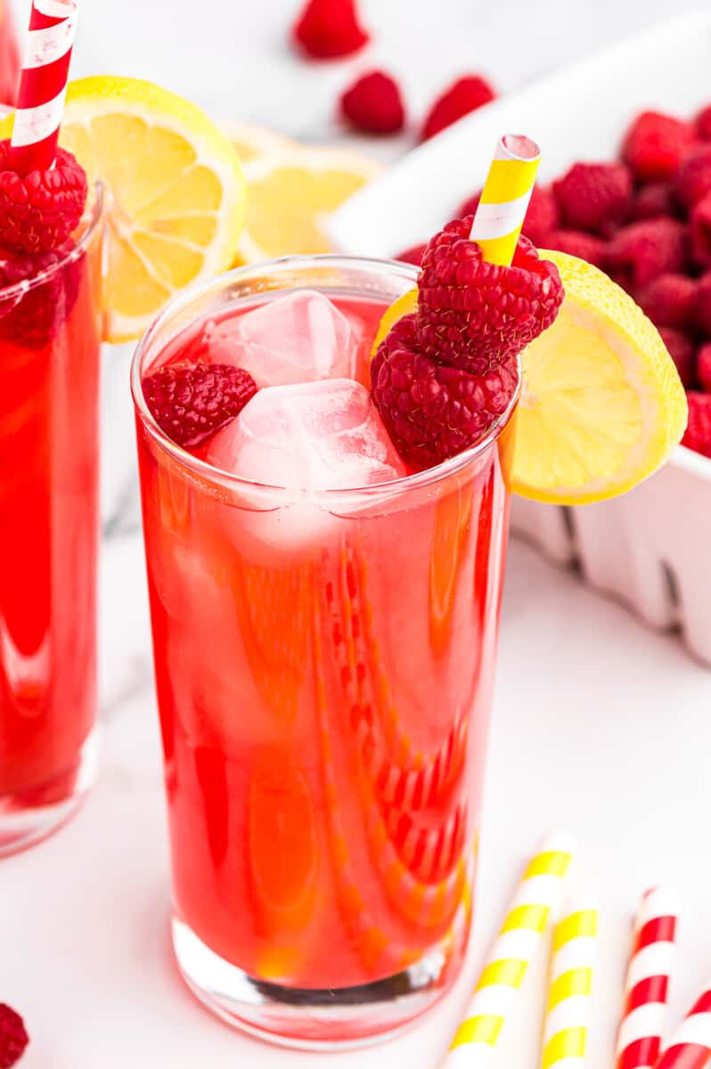 raspberry lemonade with ice
