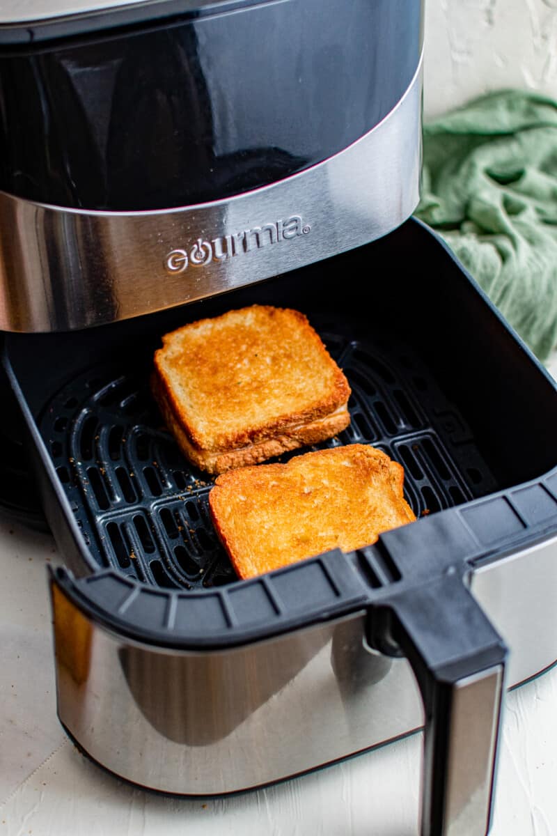 grilled cheese sandwiches in an air fryer