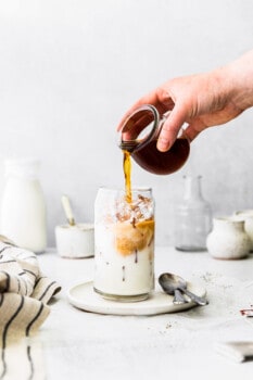 how to make iced chai tea lattes