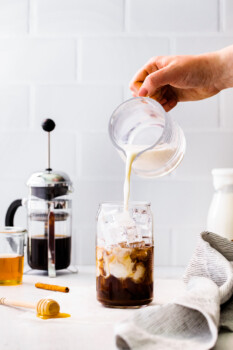 how to make iced honey cinnamon latte