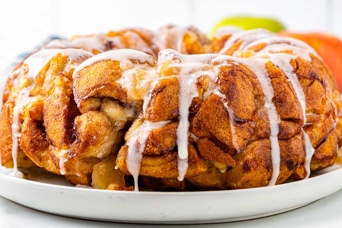 apple pie monkey bread with icing