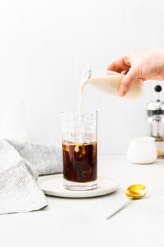 how to make a homemade iced caramel latte