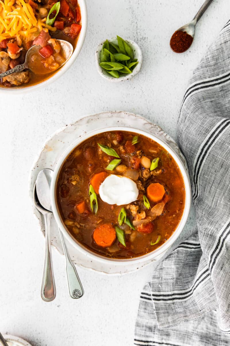 table with instant pot turkey chili