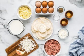 ingredients for biscuits and gravy casserole