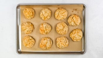 Cheddar Bay Biscuits – Black Tie Kitchen