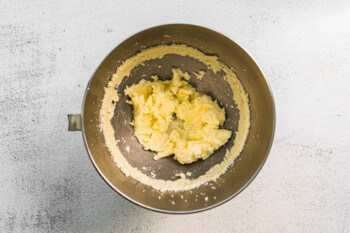 how to make white chocolate macadamia nut cookies