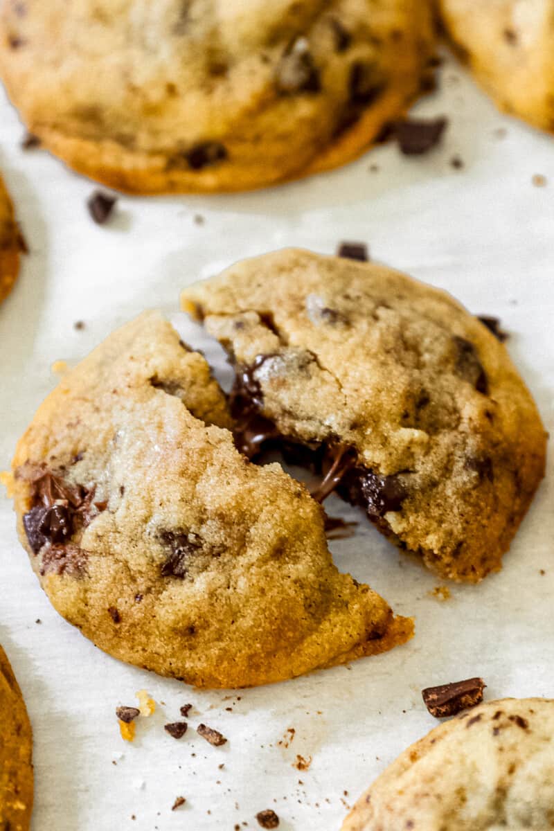 inside of nutella stuffed chocolate chip cookies