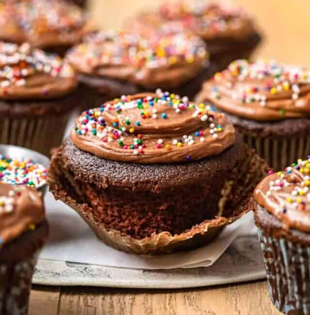 cropped-chocolate-cupcakes-recipe-fudge-frosting-6.jpg