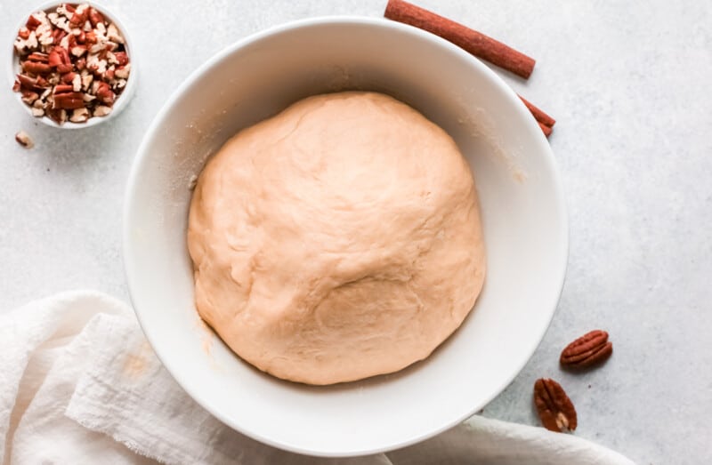 how to make pecan caramel rolls