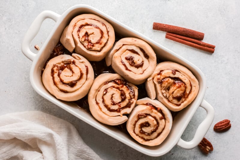 how to make pecan caramel rolls