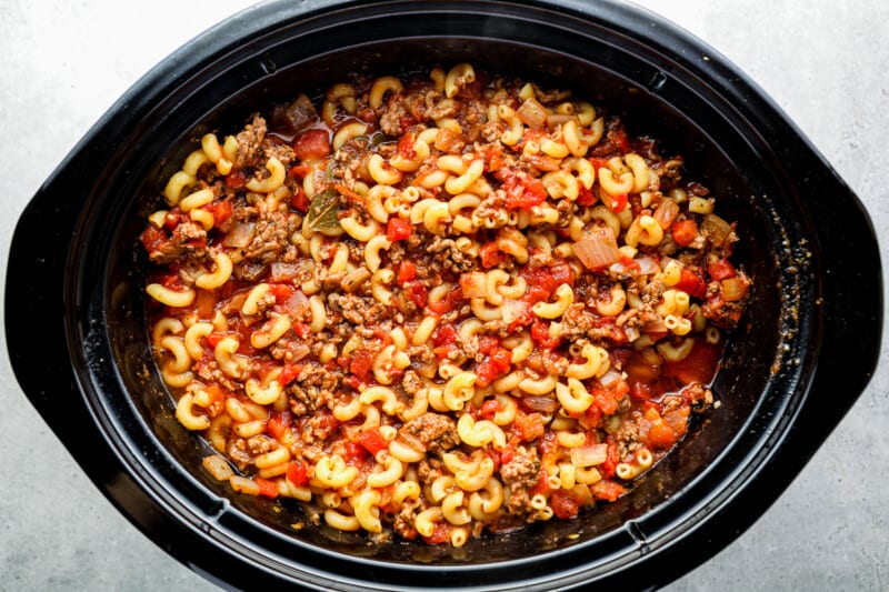 how to make crockpot goulash