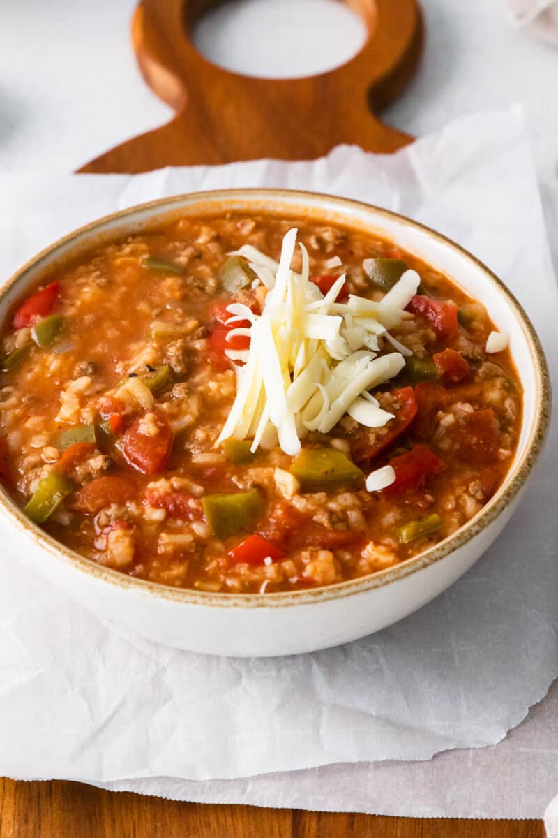 instant pot stuffed pepper soup with shredded cheese