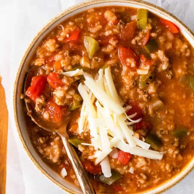 instant pot stuffed pepper soup with shredded cheese