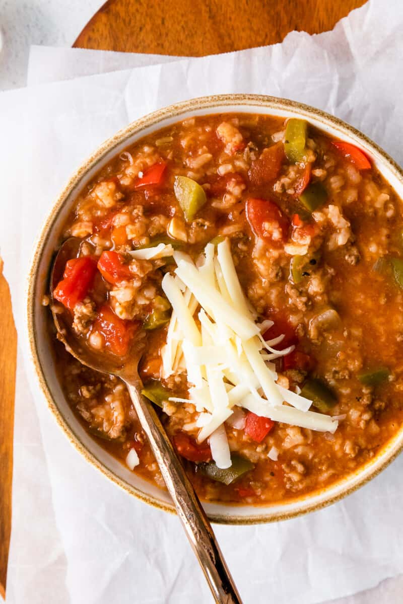 instant pot stuffed pepper soup with shredded cheese