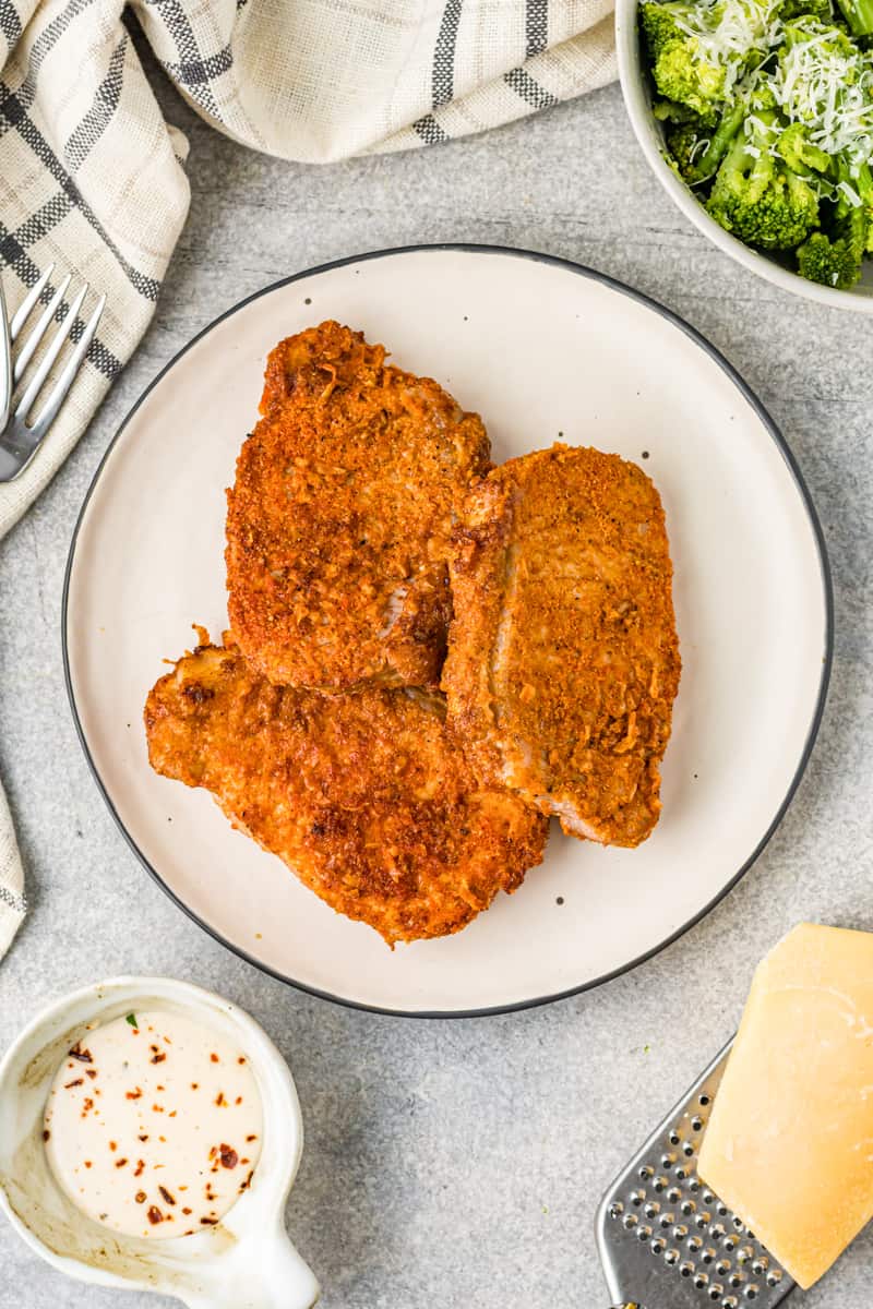 https://www.thecookierookie.com/wp-content/uploads/2022/01/Air-Fryer-Pork-Chops-10.jpg