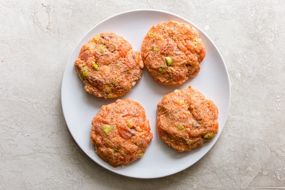 Salmon Burgers {No Breadcrumbs!} –