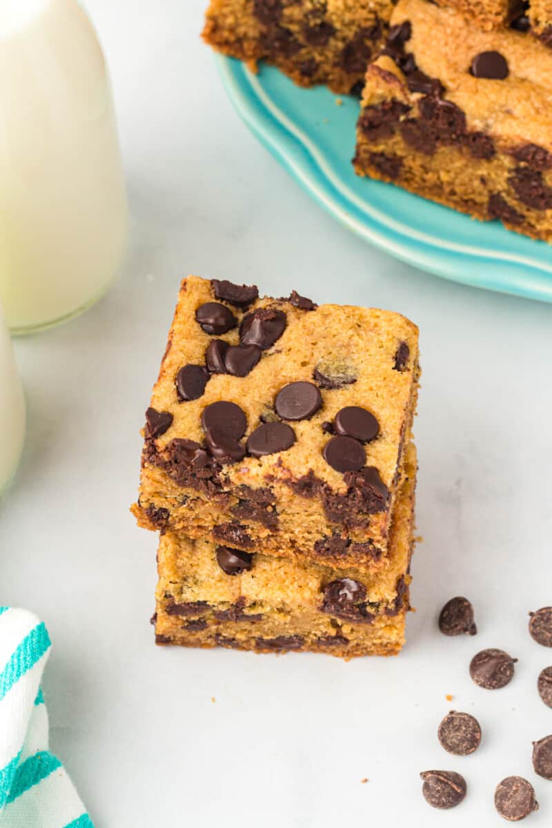 2 chocolate chip cookie bars stacked.