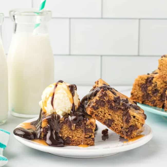 featured chocolate chip cookie bars.