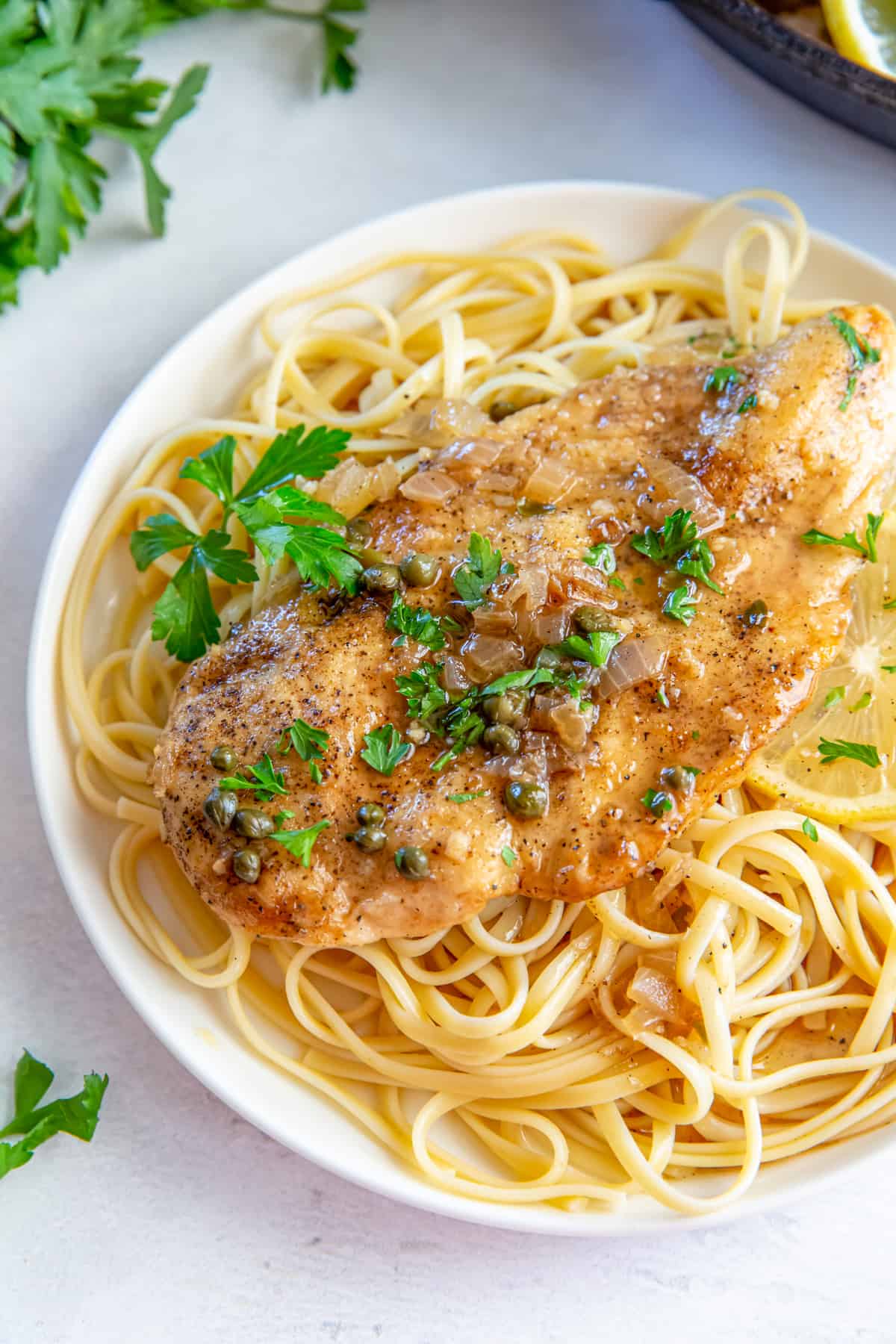 Piccata de frango em destaque