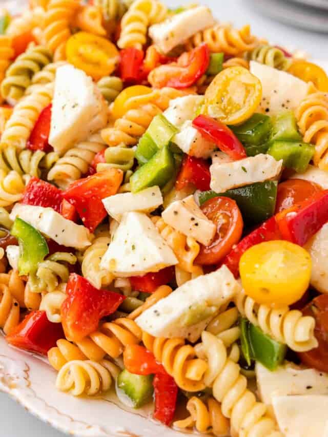 Tri-Color Pasta Salad [www.thecookierookie.com]