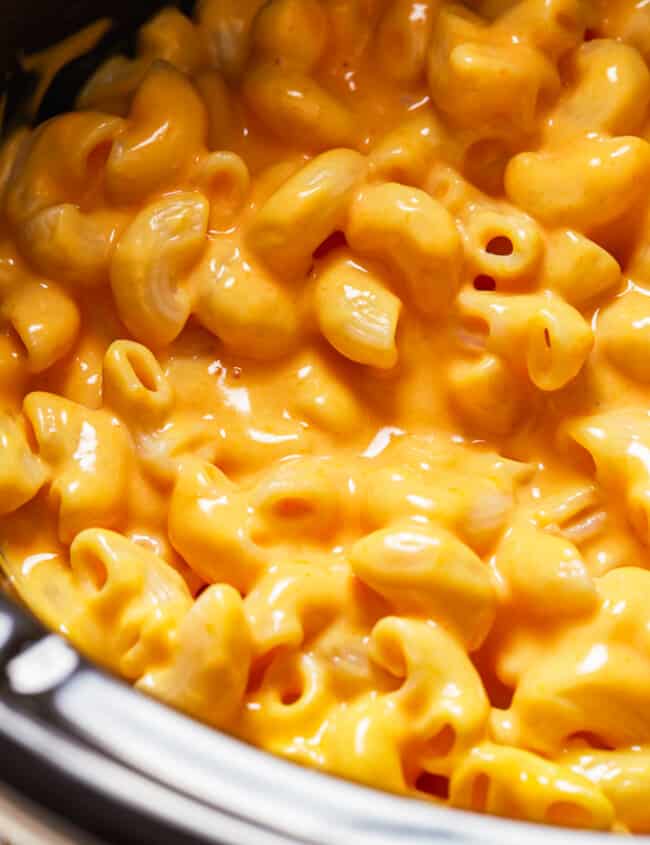 cheesy macaroni and cheese in a slow cooker
