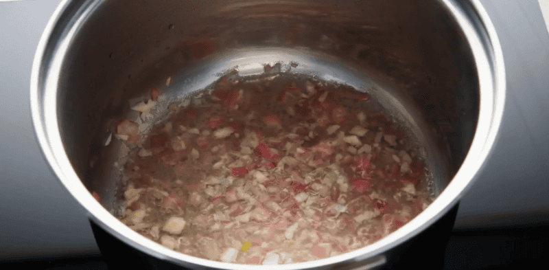 Garlic and shallots in a pot.