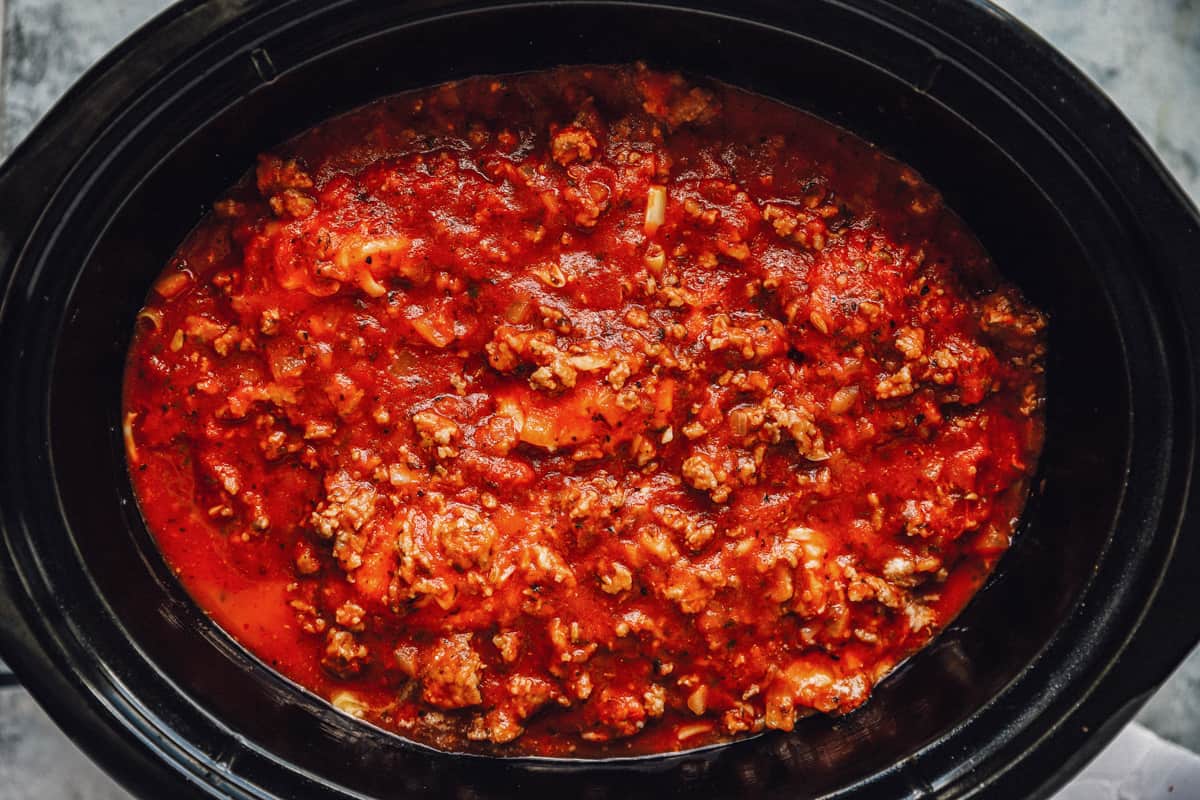 cooked crockpot baked ziti in a crockpot.