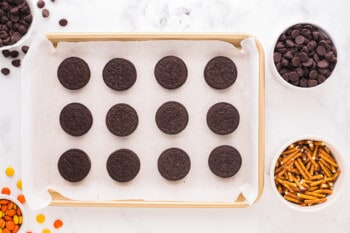 ingredients arranged to assemble oreo spiders