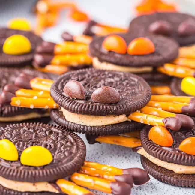 peanut butter oreo spider treats for Halloween