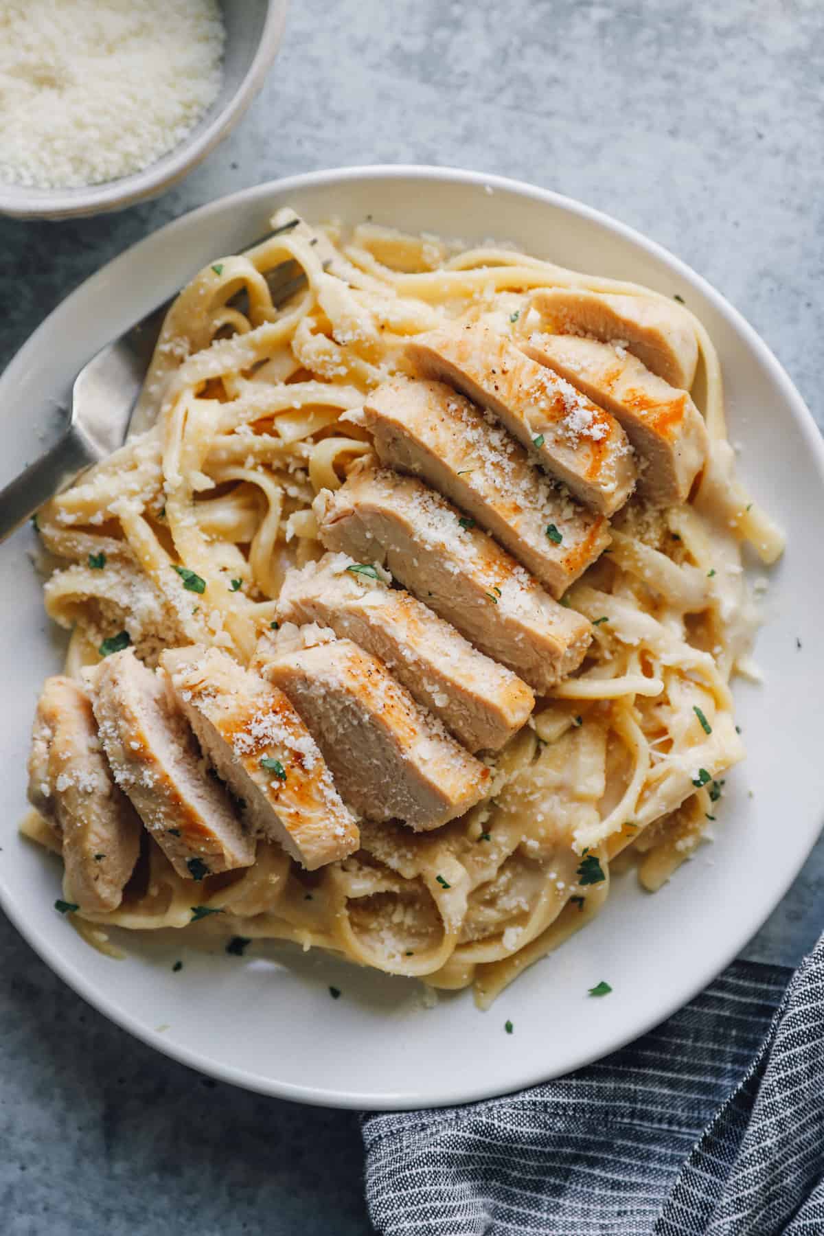 a plate of instant pot chicken Alfredo