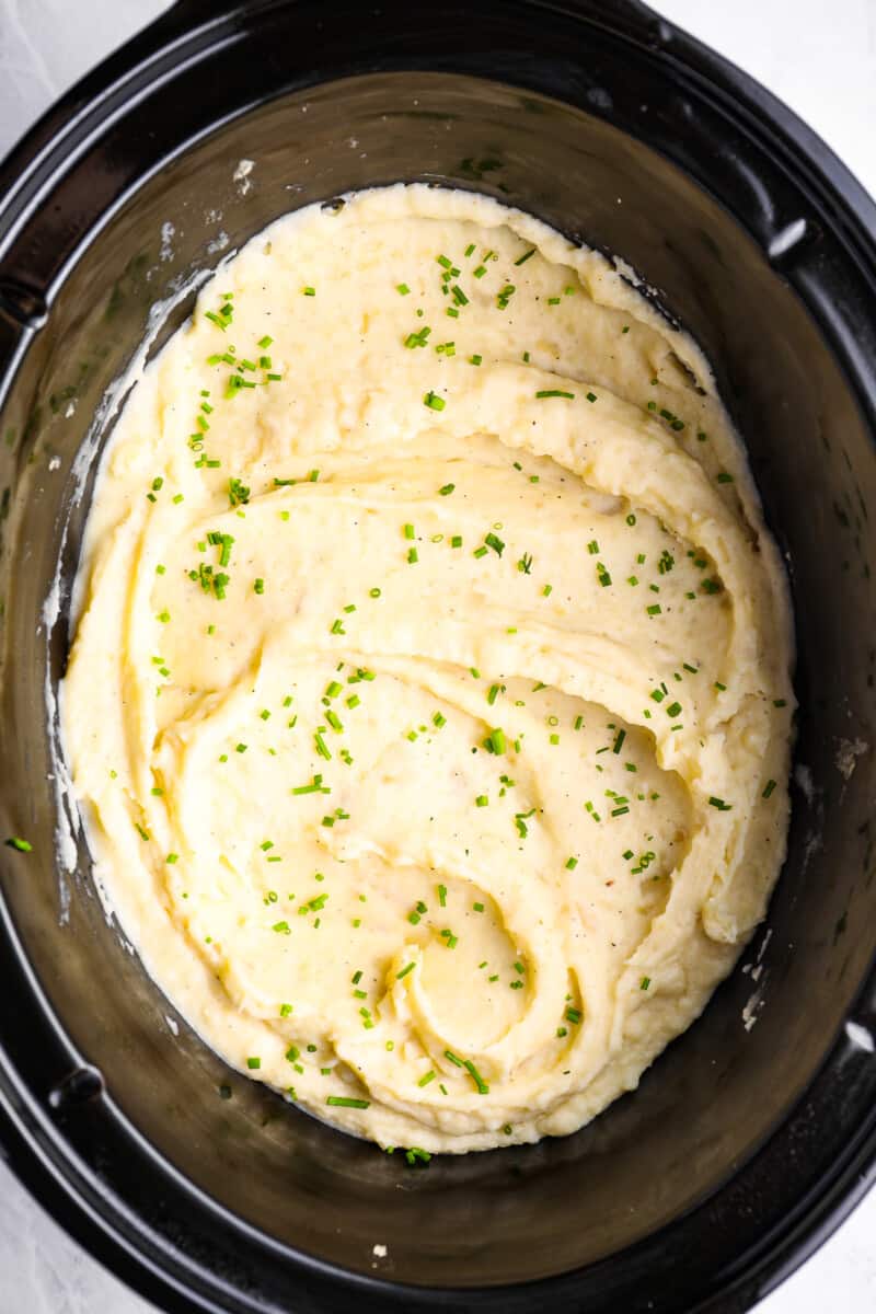 mashed potatoes in a slow cooker