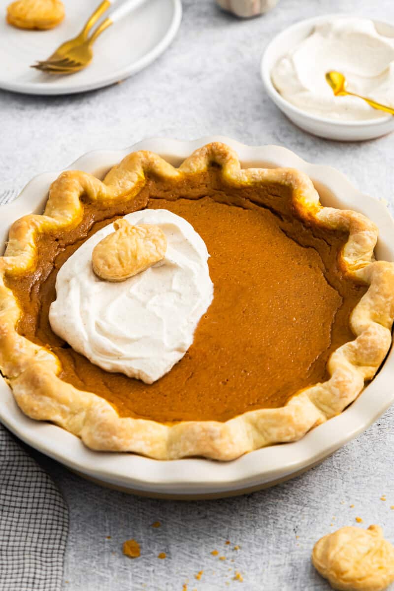 pumpkin pie with whipped topping
